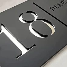 1 PC Plaque de numéro de maison personnalisée en acrylique - Plaque d'adresse personnalisée 3D creuse noire et dorée pour la maison, l'appartement, la boutique | Police de caractères moderne, résistante aux intempéries, facile à installer avec un ruban adhésif double face | Améliore l'attrait de la devanture, multifonctionnel, ornemental, réutilisable, en acier inoxydable, exquis, élégant, de haute qualité, coloré, moderne, personnalisé, unique, cadeau idéal pour lui, cadeau idéal pour elle, petit ami, papa, petite amie, maman, famille, amis, salle de thé, maison, jardin, bureau, pour les anniversaires, pour la Saint-Valentin, pour la fête des mères, pour les anniversaires, pour la fête des pères, pour la remise des diplômes, pour les mariages, pour le pendaison de crémaillère, rafraîchissement de la maison, impression graphique