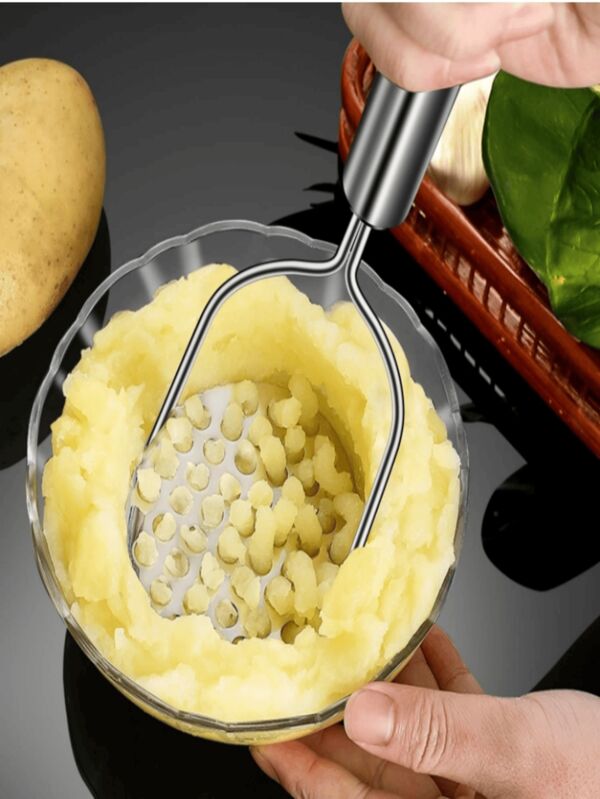 1 Stück Kartoffelpresse, rutschfester Griff Küchen Gemüsepresse, manuelle Obstpresse, Kartoffelpresse, Kartoffelpresse, Gemüsereibe, Küchenutensilien, kleine Küchenhelfer, Kartoffelpresse und -reibe aus Edelstahl - manuelle Küchenpresse für cremig pürierte Kartoffeln, stabiler & bequemer Griff, feiner Siebaufsatz, Gemüse-Obst-Reinigungswerkzeug, Kartoffelreinigungsbürste, Reinigungsbürste, Zufallsfarbe & -design
