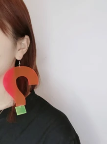 1 Pair Stylish Acrylic Neon Color Oversize Question Mark & Exclamation Point Pendant Earrings, Suitable For Women Party Wear