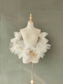 1 Pair White Puff Sleeve Cuffs, Bridal Gown Gloves Sleeve Cuffs, Photography Prop For Studio Photoshoot, Bride Wedding Gloves, Long Tulle Mesh Sleeve Cuffs, Chiffon Crystal Tulle Arm Sleeve Cuffs, Detachable Versatile Sleeve Cuffs, Bridal Gown Arm Sleeves, Tulle Dress Sleeves, Sleeveless Dress Arm Cuffs, Applicable For Wedding, Party, Performance, Cosplay, Decorative Accessory Autumn Accessories