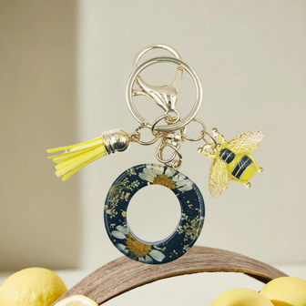 1pc Fashionable & Cute Bee Pendant, Resin Dry Flower & Letter Keychain With Tassel Decor, Suitable For Hanging On Bags, Keys, Backpacks, Wallets, Great Gift For Mother's Day, Family, Friends, Girlfriend Car Accessories Goth Y2k
