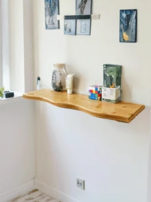 رف تخزين جداري خشبي بشكل موجي، مناسب لغرفة النوم والصالة والحمام - بني - مشاهدة 3