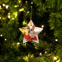 1 Stück personalisierte Weihnachtsornament 2025 mit Foto - beidseitige Keramik Bilderrahmen zum Selbstgestalten - Lade jedes Bild & Text hoch - einzigartige Weihnachtsbaum Deko - Familie, Paar, Haustier Andenken - Stern förmige Feiertags-Ornament - Geschenk für Eltern, Großeltern