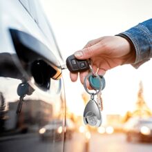 2 piezas de llavero con token para carrito de compras, llavero compacto y portátil para carrito, llavero mono y duradero para desbloquear el carrito de supermercado