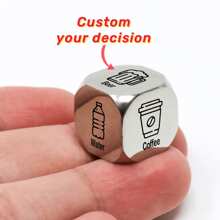 Entscheidungswürfel für Getränke, personalisiertes Paar-Jahrestags-Geschenk, Würfel für Date Night, personalisiertes Geschenk für Paar, in Spanisch und Deutsch gravierte Würfel, Geschenk für Ihn und Sie, kommt in schwarzer Schmuckbox