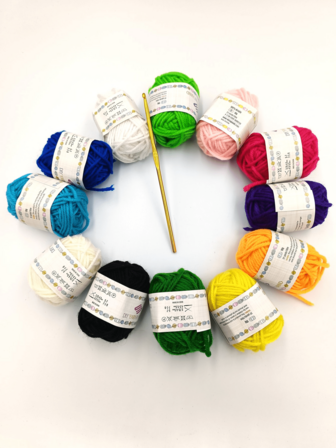12 rollos de juego de hilos de poliéster de 4 cabos en colores surtidos con ganchos de crochet, para manualidades hechas a mano como muñecas, flores, artesanías y decoraciones
