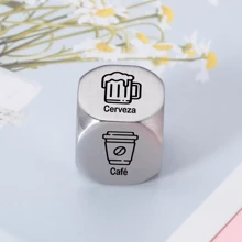 Entscheidungswürfel für Getränke, personalisiertes Paar-Jahrestags-Geschenk, Würfel für Date Night, personalisiertes Geschenk für Paar, in Spanisch und Deutsch gravierte Würfel, Geschenk für Ihn und Sie, kommt in schwarzer Schmuckbox