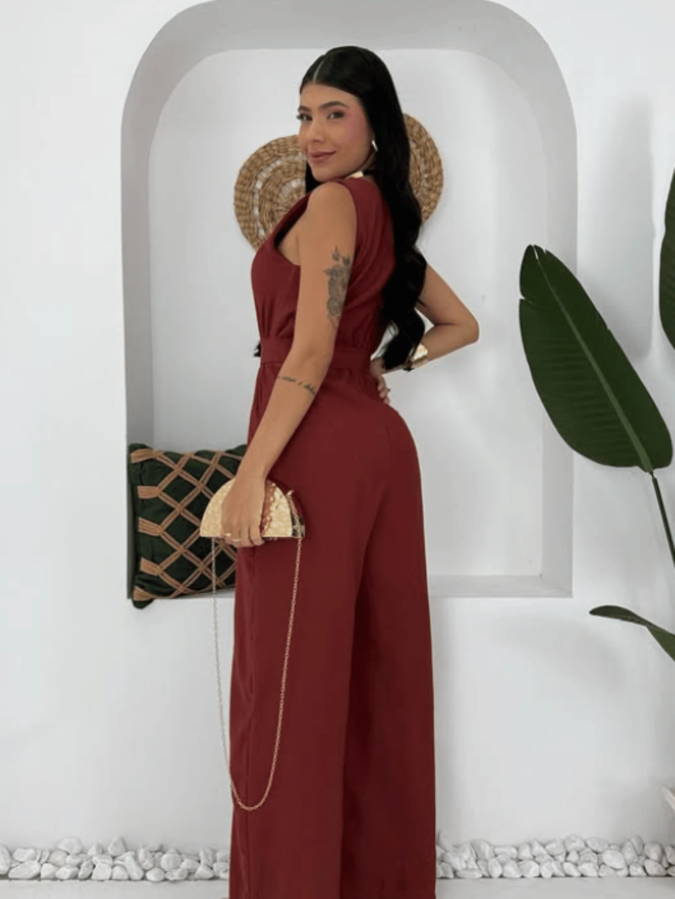 V-Neck, Thin-Strap, Wide-Leg Jumpsuit With Tailored Belt - 紅陶 - 查看 1
