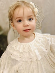 1pc Girls Beige Lace Ruffle Bib, Cute Vintage Style With 2 Size Adjustable, Suitable For Daily Wear And Gift