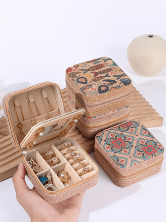 1 件印花旅行珠宝收纳盒，女士礼物，迷你珠宝收纳盒，双层便携式迷你珠宝展示和收纳盒，带镜子的项链和耳环架，粉色旅行必需品，妇女节礼物，适用于假日海滩、浴室收藏、卧室收藏，大容量