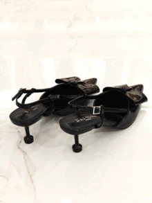 RevReaL Damen Lackleder Spitze Slingback Absätze - Eleganter Niedriger Kittenheel mit Schleifen Akzent, Luxus Party Hochzeit Sommer Elegant - Schwarz - Übersicht 3