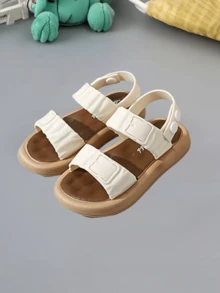 أحذية صيفية للأولاد متوسطة الحجم لساحات اللعب الداخلية، أحذية أطفال للشاطئ لعام 2025 الجديد