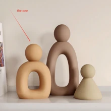 现代简约抽象雕塑，描绘了一家三口的温馨与和谐。优雅的设计、柔和的色调和抽象的笔触，饱含爱意与温暖。为您的家居增添一抹亮丽的色彩。是生日、毕业典礼及其他场合的理想礼物。 - 彩色 - 查看 12