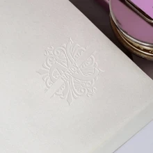 Individualisieren Sie Ihren Hochzeitsemprägekopf, Servietten-Emprägekopf, Umschlag- und Einladungs-Emprägekopf, personalisierter Emprägekopf-Stempel, individualisierter Emprägekopf-Stempel, personalisierter Hochzeits-Emprägekopf, Initialen-Emprägekopf, Papier-Emprägekopf, personalisierter Monogramm-Emprägekopf-Stempel, Monogramm-Emprägekopf