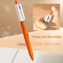 1 pieza (estilo aleatorio) Bolígrafo con rociador de agua mágico, irrigador oral humorístico, material de PVC, presiona para rociar agua para bromas y alivio del estrés, material de estudio, bolígrafo rociador, magia del agua - Multicolor - Ver 4