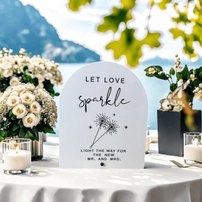 Semn de nuntă acrilic 2D plat, "Let Love Sparkle" - Decor de masă cu caligrafie modernă, decorare pentru recepție de nuntă și petrecere de evenimente, aspect elegant, decorațiuni de nuntă
