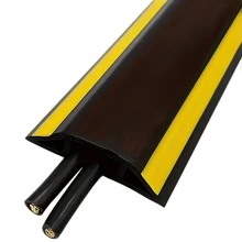 1 pezzo Copricavo industriale resistente con adesivo super forte - Nasconde in  i cavi a pavimento, antiscivolo per aree ad alto traffico - Perfetto organizzatore di cavi per officina, ufficio domestico e magazzino