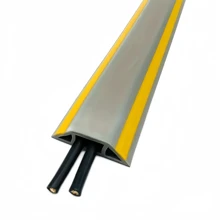 1 pezzo Copricavo industriale resistente con adesivo super forte - Nasconde in  i cavi a pavimento, antiscivolo per aree ad alto traffico - Perfetto organizzatore di cavi per officina, ufficio domestico e magazzino