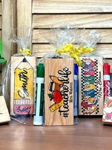 Borrador personalizado de pizarra blanca para maestros, regalo personalizado de agradecimiento para maestros, borrador de pizarra con marcador, regalo con nombre personalizado para maestros, regalo de vuelta a la escuela para maestros, 1 pieza de marcador al azar