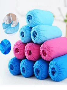 100 pièces Couvre-chaussures jetables en non-tissé rembourrés, antidérapants, résistants à l'usure et imperméables pour salles informatiques, laboratoires, ateliers sans poussière, pour étudiants, adultes et enfants