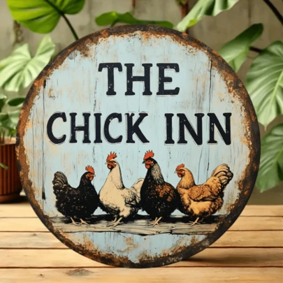 1pc Vintage Chicken Inn 2D Flat Printing Metal Sign - 8" Round Wall Decor With Rooster & Chick Design, Rustic Farmhouse Style For Outdoor Yard, Bar, Kitchen, Or Home, Unique Gift Idea, Outdoor Wall Decor Rustic Decor Durable Wall Art, Chicken Decor