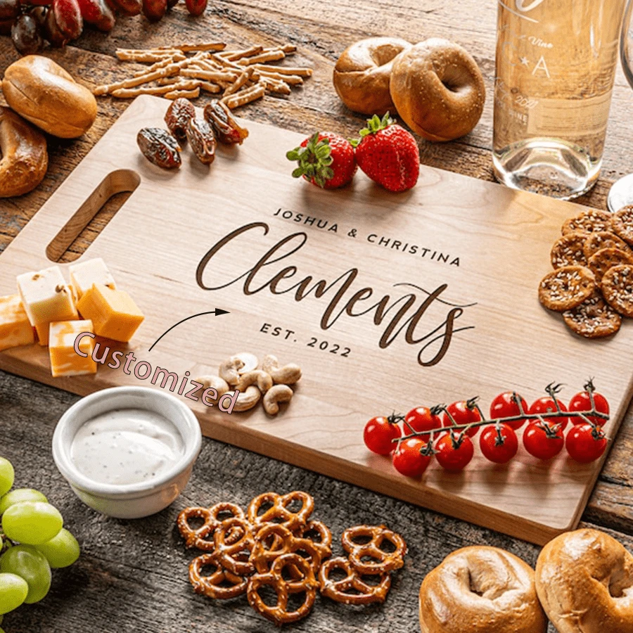 Tabla de cortar grabada, regalo de boda personalizado, regalo de inauguración de la casa, tabla de cortar personalizada, regalo de aniversario, tabla de cortar tipo paleta - Multicolor - Ver 1