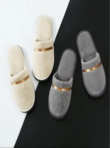 4pcs/Set Disposable Coral Fleece Slippers, Thickened, Anti-Slip EVA Sole, Random Color & Style, For Hotel, Travel, Guest, Party, Camping