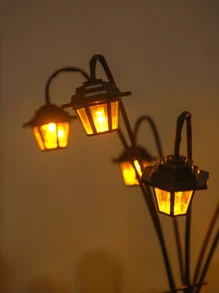 1pc Retro Lantern Decorative Light, Solar-Powered 6LED, Retro Street Lamp Shaped Decorative Light, Suitable For Garden Courtyard Decoration, Balcony Back Garden, Lawn Decorative Light, Outdoor Garden Path Decoration, Suitable For Halloween, Christmas And New Year Decorative Light