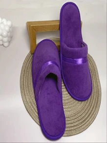 4pcs/Set Disposable Coral Fleece Slippers, Thickened, Anti-Slip EVA Sole, Random Color & Style, For Hotel, Travel, Guest, Party, Camping
