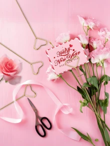 40 piezas - Soporte para tarjetas con forma de flor de metal, soporte para tarjetas de ramo de flores con forma de corazón, adecuado para decoración de ramos, decoración de stands de flores para bodas, soporte para tarjetas de fotos, decoración de stands de flores, bendición de fiestas, empaquetado de flores, banquetes, festivales, fiestas, bodas, cumpleaños, aniversarios, decoración de mesas, ceremonias de graduación del Día de la Madre, soporte multifuncional para ramos (con forma de corazón) - Dorado - Ver 9