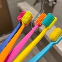 1 pieza/5 piezas Cepillo de dientes de cerdas multicolor medio-suaves, material de bambú con carbón, cepillo de dientes de adulto antibacteriano, empaque individual (color aleatorio)