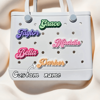 1 PC Customizable Retro Style Name Plate Bag Charm,Personalized Bag Charm, Name Tag, Bag Charm, Bag Tag,School Supplies,Back To School,School Gift,For Office,For School,For Classroom,For Teacher Gifts,For University,For Colleague,For Dorm Rooms,For Teacher,For Boys And Girls,For Teenagers,Junior High School Students,Middle School Students,High School Senior High School Students,College Students,University Students,Freshman,Sophomore,Underclassmen