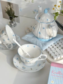 1 套蓝色碎花兔陶瓷茶壶、杯子和碟子餐具套装，法国复古风格碎花兔咖啡壶、杯子和碟子饮料套装，适用于餐厅、客厅、咖啡厅