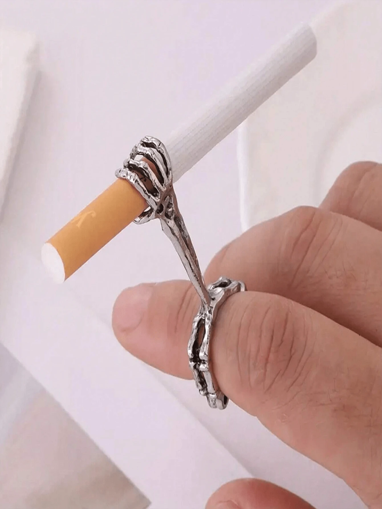 Skeleton Shaped Finger Cigarette Holder, Adjustable Grip Design To Prevent Burns, Personalized Style