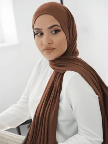 1 件新款大码针织盖头披肩柔软休闲纯色女士围巾 - 咖啡色 - 查看 2