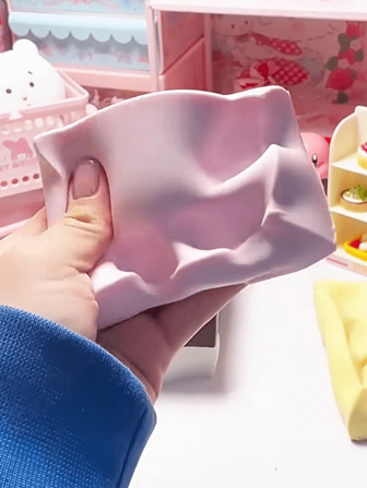 Squishy Milk Brick Slow Rebound Soft Squeeze Hand Simulatie Voedsel Speelgoed Boterkoek, Hoogwaardige Gebaksgeur, Zacht & Leuk om mee te Spelen, Willekeurige Verpakking