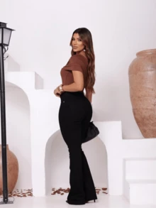 Calça jeans feminina preta flare levanta bumbum modeladora com lycra - Preto - Visão 2