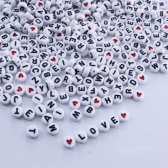 白色、黑色和红色心形珠子、字母珠子、随机混合、珠宝制作 DIY 工艺材料、定制生日礼物、项链、手链、亚克力珠子、手工珠子拼图玩具