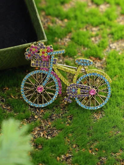 1pc Vintage Diamond Bicycle Design Brooch, Fashionable Lapel Pin For Men And Women School Office Accessories Shirts Jacket Jewelry Christmas Halloween Clothes Pin Funny Cute Teacher Gifts