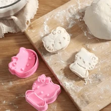 Sanrio 2 pièces/set Moule à fruits hello kitty et Stitch de Sanrio - Emporte-pièce de biscuit PP mignon, parfait pour les cadeaux d'anniversaire Kawaii et la décoration de la cuisine, moule à pastèque, cadeau de la Fête des Mères