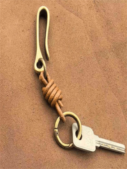 1pc Vintage Cowhide Waist Hanging Keychain Pendant With Creative Metal U Buckle, Retro Punk Alloy Cowhide Key Chain For Men, Premium Leatherette Wrist And Bag Accessory For Everyday Carry, Urban Street Style Gift For Him, Timeless Classic Key Holder With Rugged Metal Accent A Versatile Everyday Essential Accessory Item