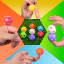 Juguetes Girador de dedos con tema de fútbol de color aleatorio, regalos para fiestas con temática de fútbol, relleno de bolsas de regalo, pelotas de fútbol giratorias para apretar, regalo de entrenamiento sensorial