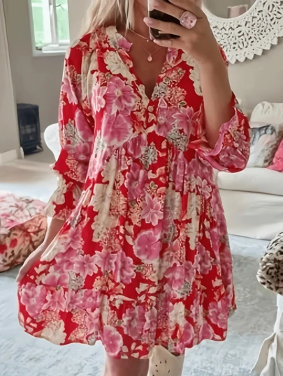 Plus Size Elegant Röd Blommig Miniklänning Med Hög Midja Och V-Ringning