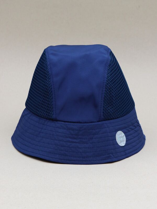 Sombrero de estilo bucket adecuado para la vida diaria, cuentan con paneles de malla, combina bien con ropa casual, moda y estilo. Sombrero ideal para actividades al aire libre, ya que ofrece protección solar y ventilación al mismo tiempo.  Liso    Casual