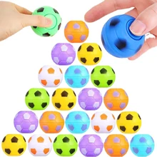 Juguetes Girador de dedos con tema de fútbol de color aleatorio, regalos para fiestas con temática de fútbol, relleno de bolsas de regalo, pelotas de fútbol giratorias para apretar, regalo de entrenamiento sensorial