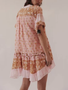 Womens Boho Floral Babydoll Mini Dress Y2k Deep V-Neck Puff Sleeve Ruffle Hem Flowy Short Dress Cute Summer Patchwork Going Out Dresses Loose Beach Vacation Sundress - 金色 - 查看 2