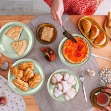 24-częściowy zestaw akcesoriów na imprezę tematyczną w kolorze szałwii zielonej, zestaw na imprezę z okazji ukończenia szkoły w kolorze szałwii zielonej, zawiera 7/9-calowe talerze imprezowe, serwetki imprezowe, kubki imprezowe, odpowiednie na przyjęcie urodzinowe, spotkania rodzinne, piknik na świeżym powietrzu, dekoracje na przyjęcie urodzinowe, dekoracje na ceremonię zaręczynową, zestaw dekoracji na przyjęcie