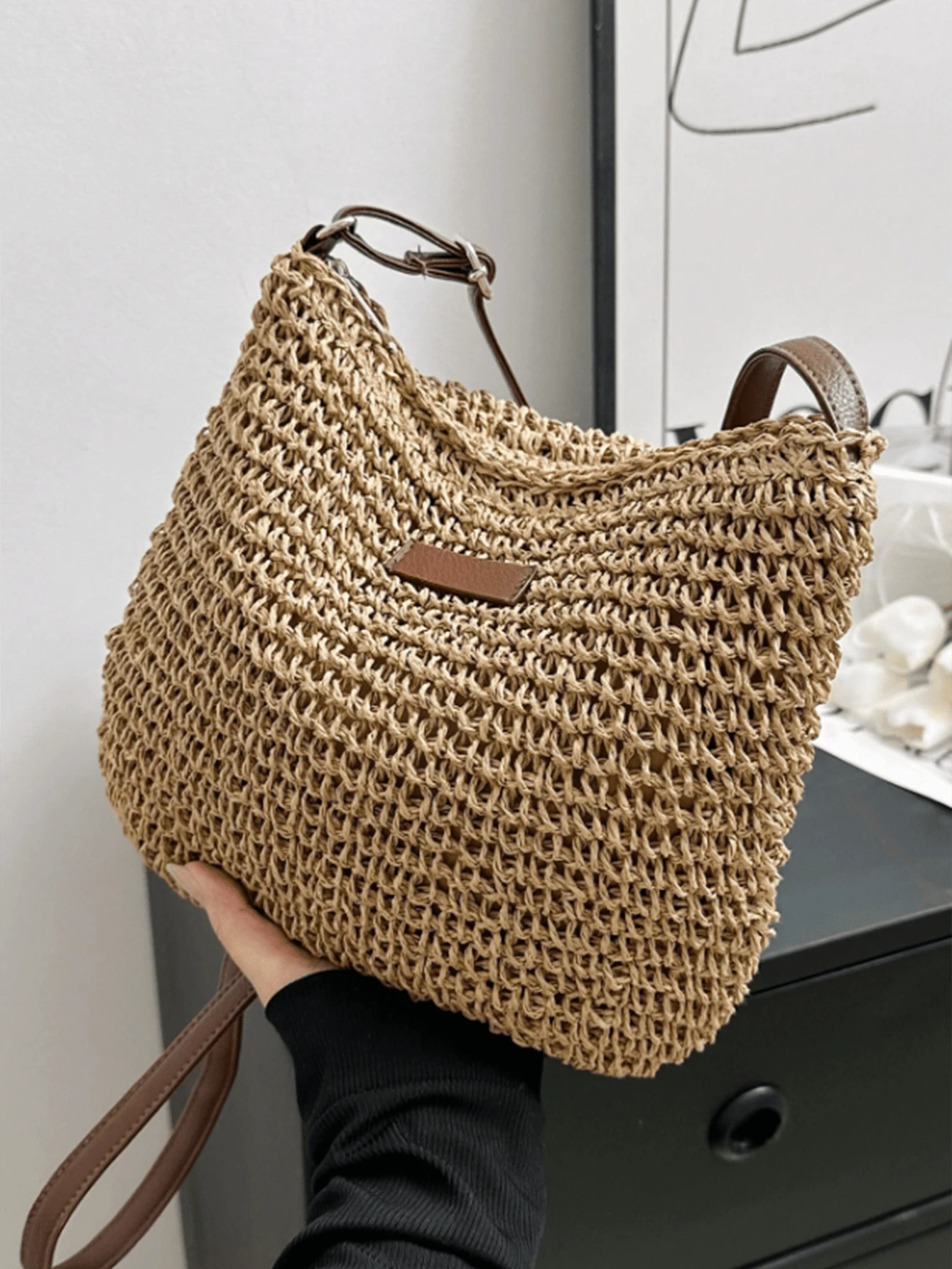 字母贴片装饰，女士度假包，假日，草编钱包，草编沙滩包，沙滩必需品，沙滩必备品，沙滩用品和夏季必备品，沙滩钱包，非常适合夏季、度假和日常使用，旅行必备品