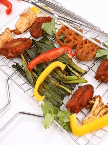 1pc Portable Metal Barbecue Basket - Large Capacity Mesh Rack, Detachable Handle, With Ergonomic Handle, Suitable For Evenly Cooking Fish, Chicken Wings, Steaks And Vegetables, Outdoor Camping, Picnic, Backyard BBQ, Essential Cooking Tool For BBQ Enthusiasts, Stainless Steel Barbecue Fish Basket With Wooden Handle - Reusable Outdoor Grill Net, Suitable For Fish, Vegetables Etc. - Ideal For Picnics And Backyard BBQs, Random Color