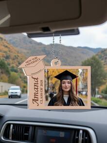 Colgante de coche de acrílico personalizado - Regalo de graduación 2025 - Especificar nombre y foto - Regalo de graduación para niñas - Ceremonia de graduación para niños - Personaliza tu propia foto - Regalo de graduación significativo - Se puede colgar en el espejo retrovisor, la decoración interior del coche, se puede colgar en cualquier lugar - Impresión de alta definición por ambos lados, no se desvanece - Cadena de cuentas de vidrio - Ver 5